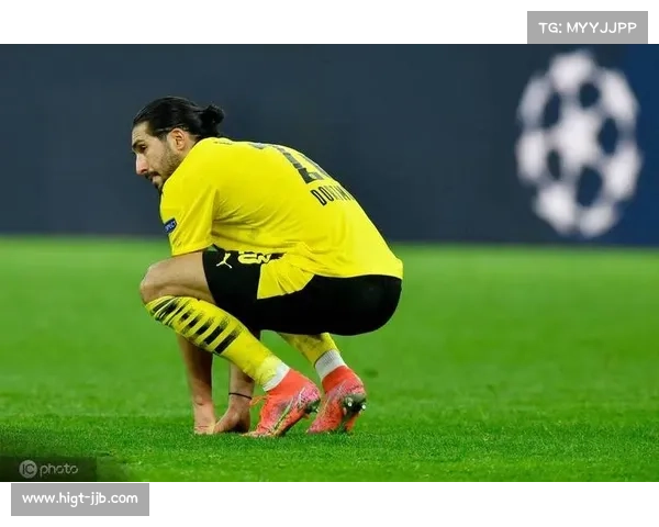 VAR争议再起：多特蒙德手球点球判罚是否改变比赛走向？